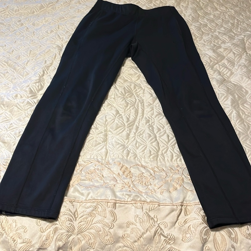 Women’s Nike black ThermaFit training pants